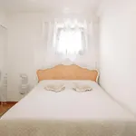 Ema\'S Guest House